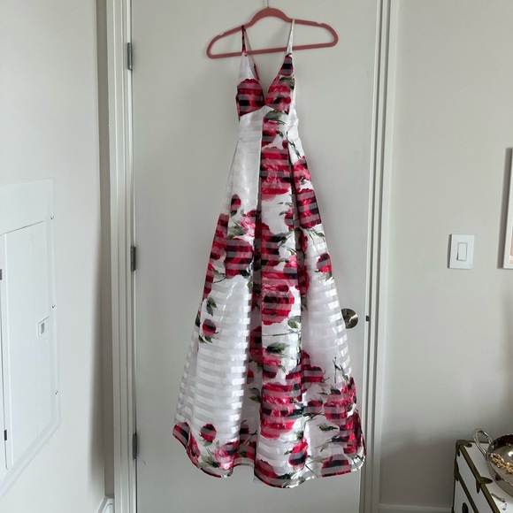 Dillards Dresses & Skirts - Floral Gown size 1/2